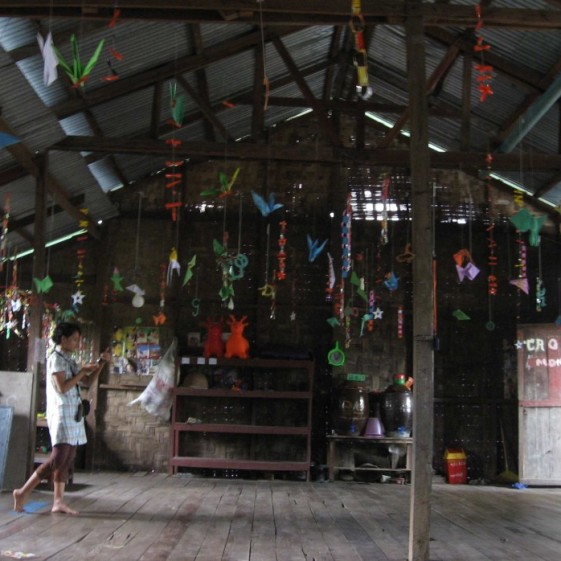 Classroom-with-mobiles